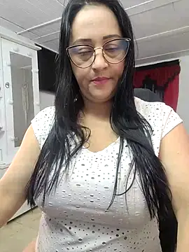 Snapshot of Ameliarizo chatting on 12/19/25, 05:42 Ameliarizo online show from 12/19/25, 05:42