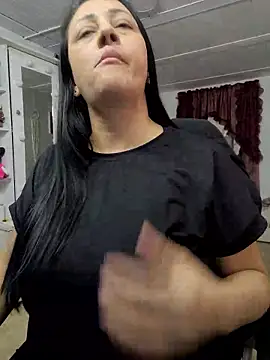 Snapshot of Ameliarizo chatting on 01/11/26, 12:04 Ameliarizo online show from 01/11/26, 12:04