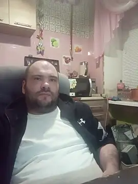 Snapshot of scuban87 chatting on 03/26/26, 06:35 scuban87 online show from 03/26/26, 06:35