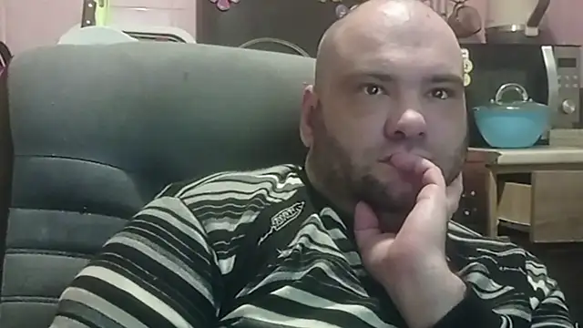 Snapshot of scuban87 chatting on 03/31/26, 11:38 scuban87 online show from 03/31/26, 11:38