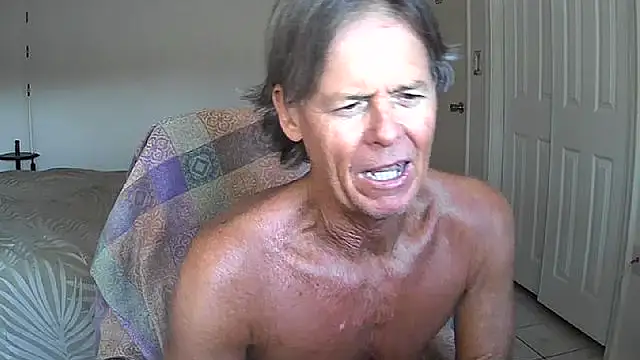 Snapshot of nakeedcowboi65 chatting on 05/16/26, 01:02 nakeedcowboi65 online show from 05/16/26, 01:02