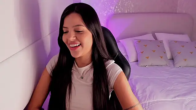 Snapshot of salome__11 chatting on 01/06/25, 05:06 salome  11 online show from 01/06/25, 05:06