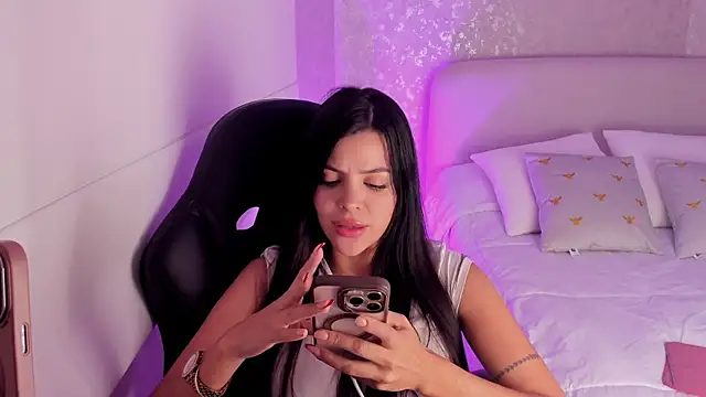 Snapshot of salome__11 chatting on 01/07/25, 04:29 salome  11 online show from 01/07/25, 04:29