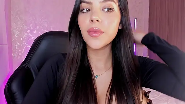 Snapshot of salome__11 chatting on 02/20/25, 03:45 salome  11 online show from 02/20/25, 03:45