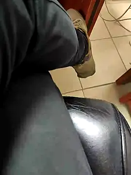 Snapshot of kayahan4 chatting on 01/28/25, 08:14 kayahan4 online show from 01/28/25, 08:14