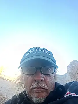 Snapshot of campbelljnvegas777 chatting on 10/31/25, 11:39 campbelljnvegas777 online show from 10/31/25, 11:39