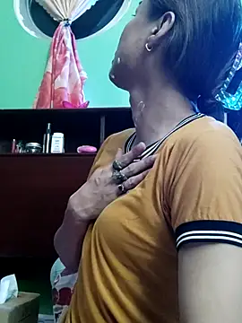 QueenSoreal online show from 10/29/25, 05:25