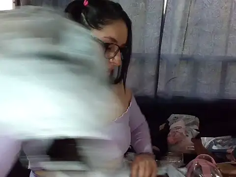 Snapshot of sara_110323 chatting on 09/23/25, 07:06 sara 110323 online show from 09/23/25, 07:06