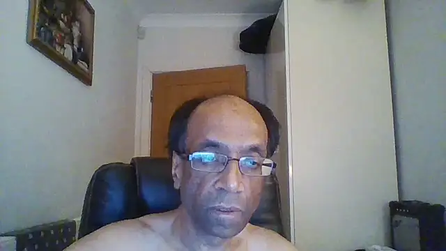 Snapshot of rauncher1 chatting on 09/17/25, 08:05 rauncher1 online show from 09/17/25, 08:05