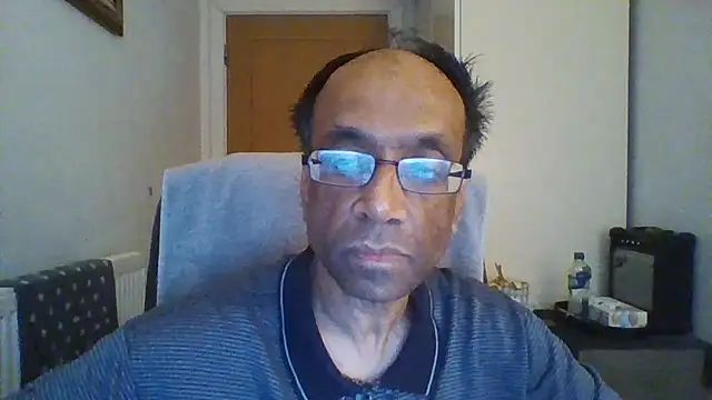 Snapshot of rauncher1 chatting on 10/14/25, 08:59 rauncher1 online show from 10/14/25, 08:59