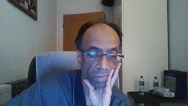 Snapshot of rauncher1 chatting on 10/15/25, 11:27 rauncher1 online show from 10/15/25, 11:27