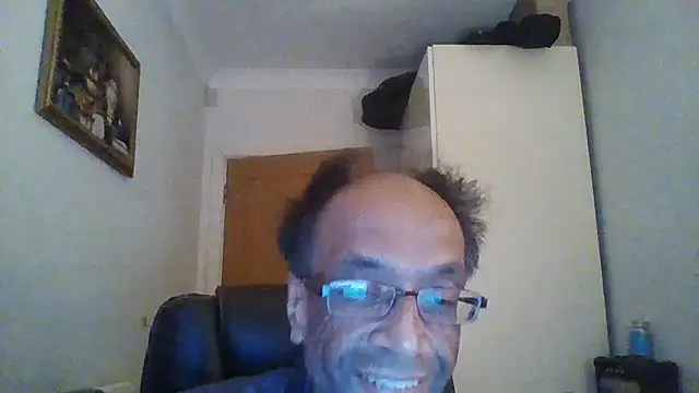 Snapshot of rauncher1 chatting on 11/16/25, 10:59 rauncher1 online show from 11/16/25, 10:59