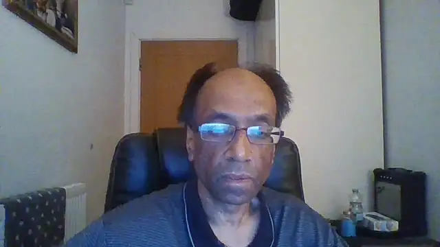 Snapshot of rauncher1 chatting on 11/18/25, 09:25 rauncher1 online show from 11/18/25, 09:25