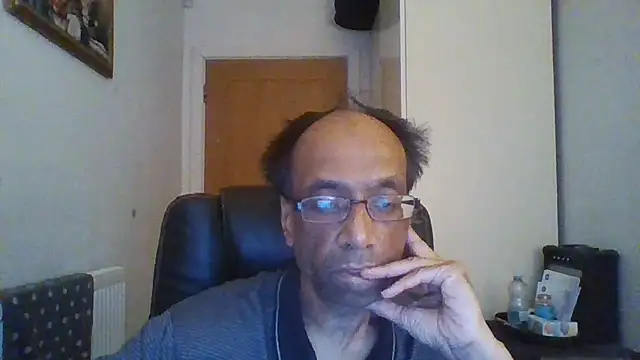 Snapshot of rauncher1 chatting on 11/19/25, 10:37 rauncher1 online show from 11/19/25, 10:37