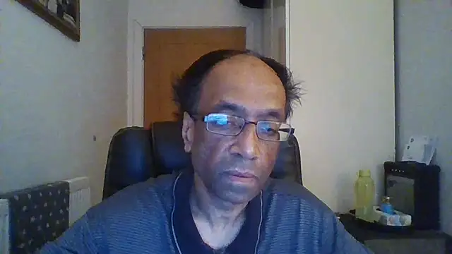 Snapshot of rauncher1 chatting on 11/29/25, 09:23 rauncher1 online show from 11/29/25, 09:23