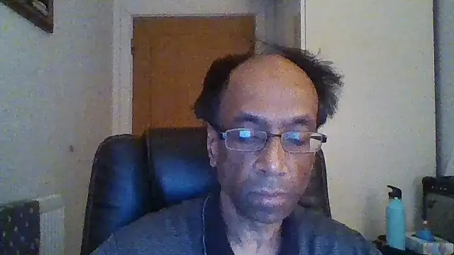 Snapshot of rauncher1 chatting on 12/04/25, 11:52 rauncher1 online show from 12/04/25, 11:52