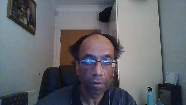 Snapshot of rauncher1 chatting on 12/16/25, 09:14 rauncher1 online show from 12/16/25, 09:14