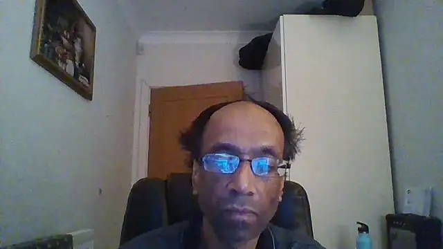 Snapshot of rauncher1 chatting on 12/18/25, 09:59 rauncher1 online show from 12/18/25, 09:59