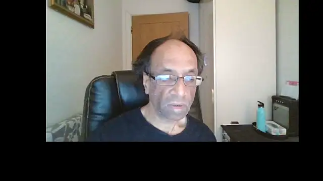 Snapshot of rauncher1 chatting on 05/02/26, 08:52 rauncher1 online show from 05/02/26, 08:52