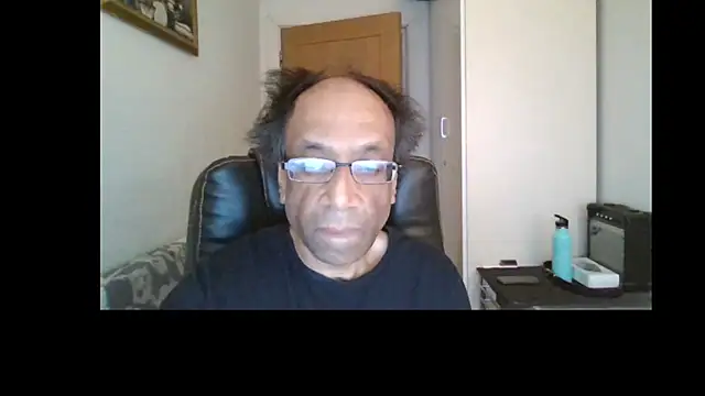 Snapshot of rauncher1 chatting on 05/16/26, 08:33 rauncher1 online show from 05/16/26, 08:33