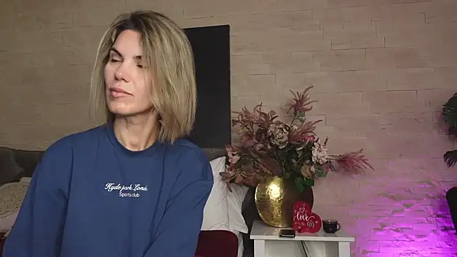 FeliciaKrige online show from 03/03/26, 09:42