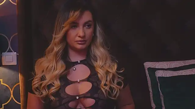 YaaraCollins online show from 12/11/24, 09:01