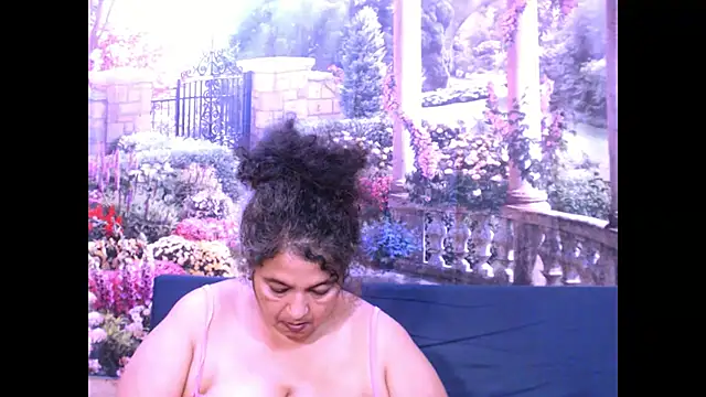 Snapshot of indianstar75 chatting on 02/13/25, 01:05 indianstar75 online show from 02/13/25, 01:05