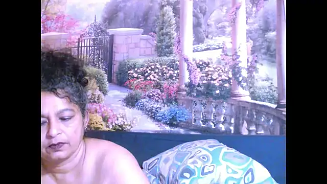 Snapshot of indianstar75 chatting on 02/18/25, 10:38 indianstar75 online show from 02/18/25, 10:38
