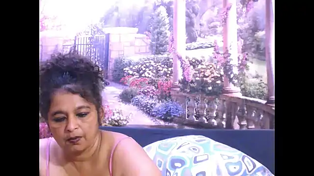 Snapshot of indianstar75 chatting on 03/06/25, 10:15 indianstar75 online show from 03/06/25, 10:15