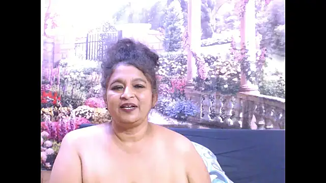 Snapshot of indianstar75 chatting on 03/10/25, 07:53 indianstar75 online show from 03/10/25, 07:53