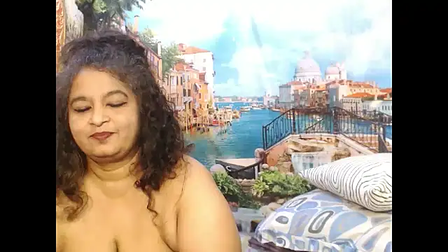 Snapshot of indianstar75 chatting on 10/13/25, 04:51 indianstar75 online show from 10/13/25, 04:51