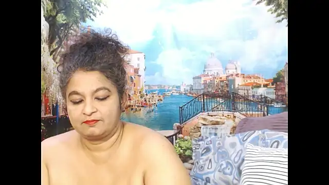Snapshot of indianstar75 chatting on 10/21/25, 05:13 indianstar75 online show from 10/21/25, 05:13