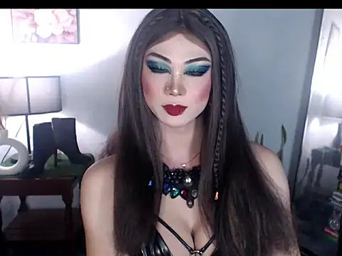 Snapshot of MagneticBeauty chatting on 09/21/25, 12:23 MagneticBeauty online show from 09/21/25, 12:23