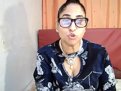 Snapshot of Indiankushy chatting on 09/16/25, 04:41 Indiankushy online show from 09/16/25, 04:41