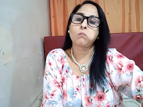 Snapshot of Indiankushy chatting on 10/16/25, 04:52 Indiankushy online show from 10/16/25, 04:52
