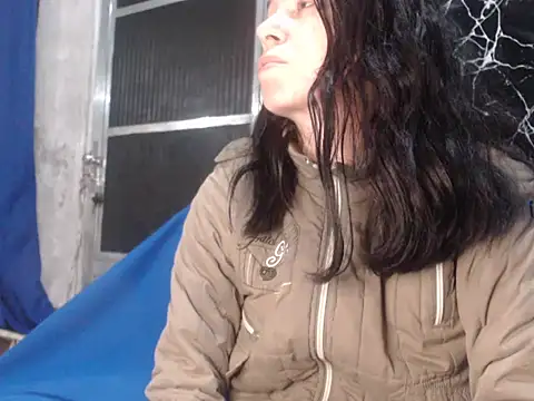 Snapshot of Venusluxodomme chatting on 07/11/26, 05:21 Venusluxodomme online show from 07/11/26, 05:21