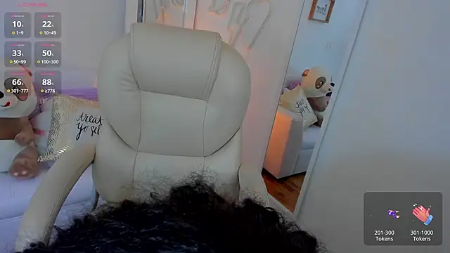 zobe love online show from 03/17/25, 04:54