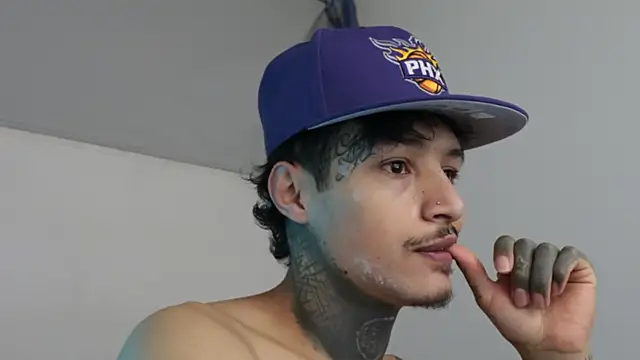 trieone online show from 01/31/25, 05:51