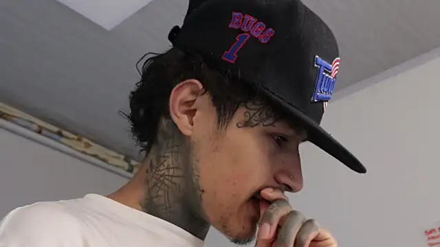 trieone online show from 02/13/25, 07:13