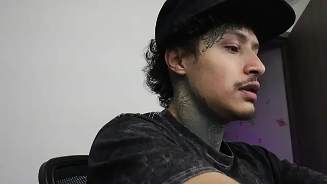 trieone online show from 10/14/25, 10:54