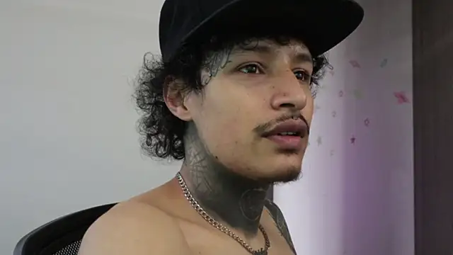 trieone online show from 12/18/25, 03:40