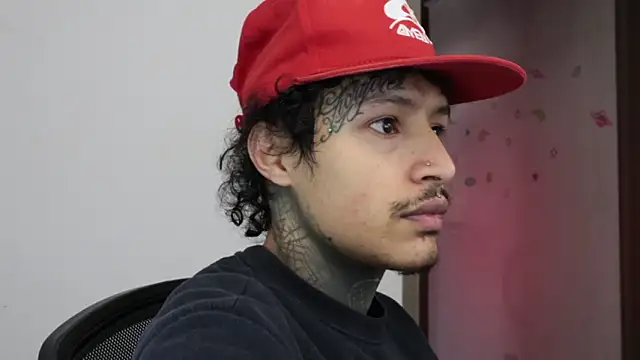 Snapshot of trieone chatting on 02/02/26, 12:37 trieone online show from 02/02/26, 12:37