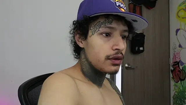 Snapshot of trieone chatting on 02/08/26, 03:04 trieone online show from 02/08/26, 03:04