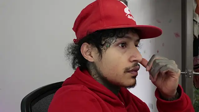 Snapshot of trieone chatting on 02/18/26, 01:51 trieone online show from 02/18/26, 01:51