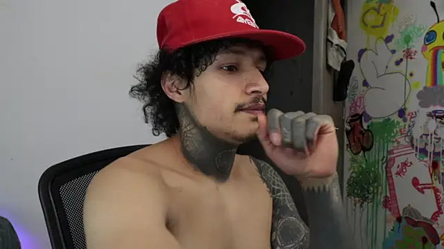 Snapshot of trieone chatting on 02/19/26, 01:56 trieone online show from 02/19/26, 01:56