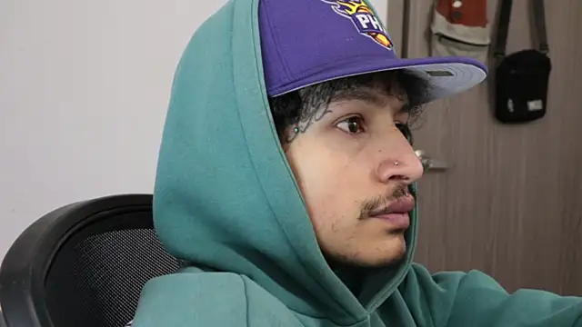 Snapshot of trieone chatting on 02/19/26, 02:02 trieone online show from 02/19/26, 02:02