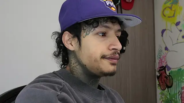 Snapshot of trieone chatting on 02/21/26, 01:34 trieone online show from 02/21/26, 01:34