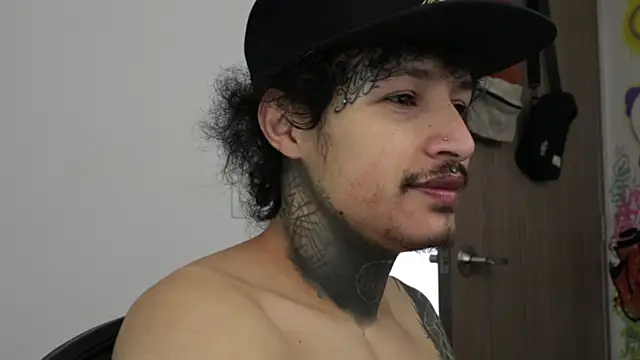 Snapshot of trieone chatting on 02/28/26, 02:07 trieone online show from 02/28/26, 02:07