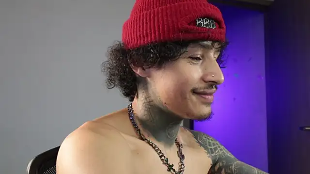 trieone online show from 04/18/26, 04:27