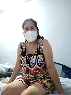 Snapshot of DelightDorothy34 chatting on 11/02/25, 04:53 DelightDorothy34 online show from 11/02/25, 04:53